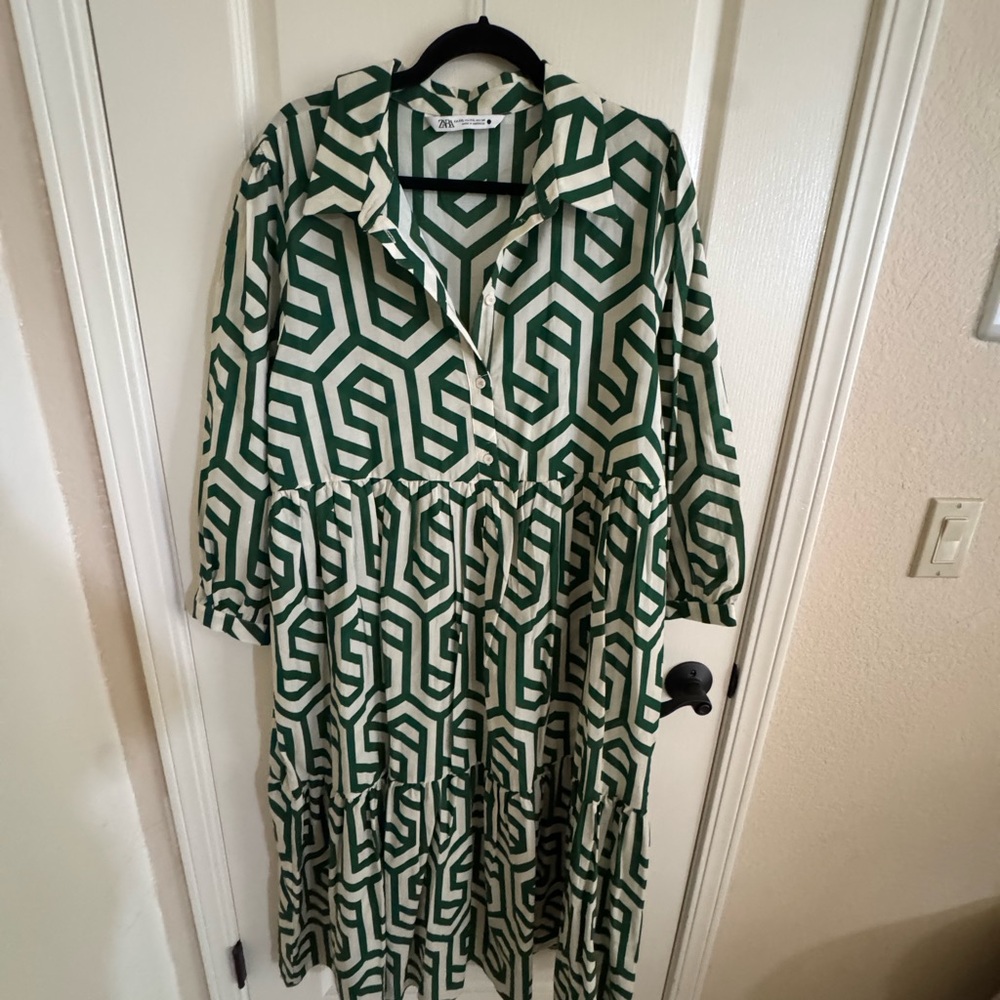 Zara Green and White A-Line Dress with Notched Collar